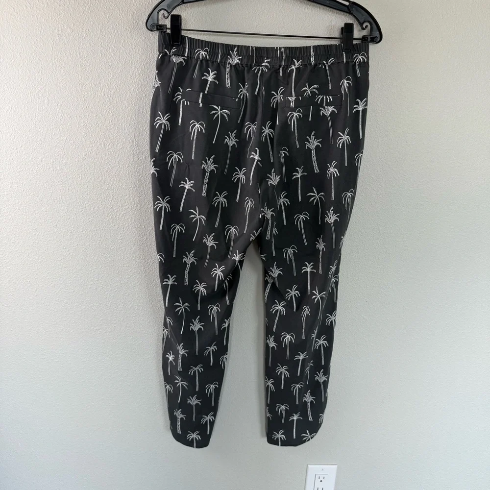 NWOT Marine Layer Allison Palm Print Casual Pant Women’s Size Medium Grey